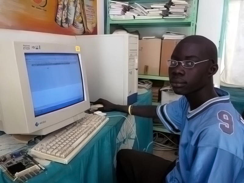 Behind The Screen - Computer Guy When X - Scammer - Brouteur