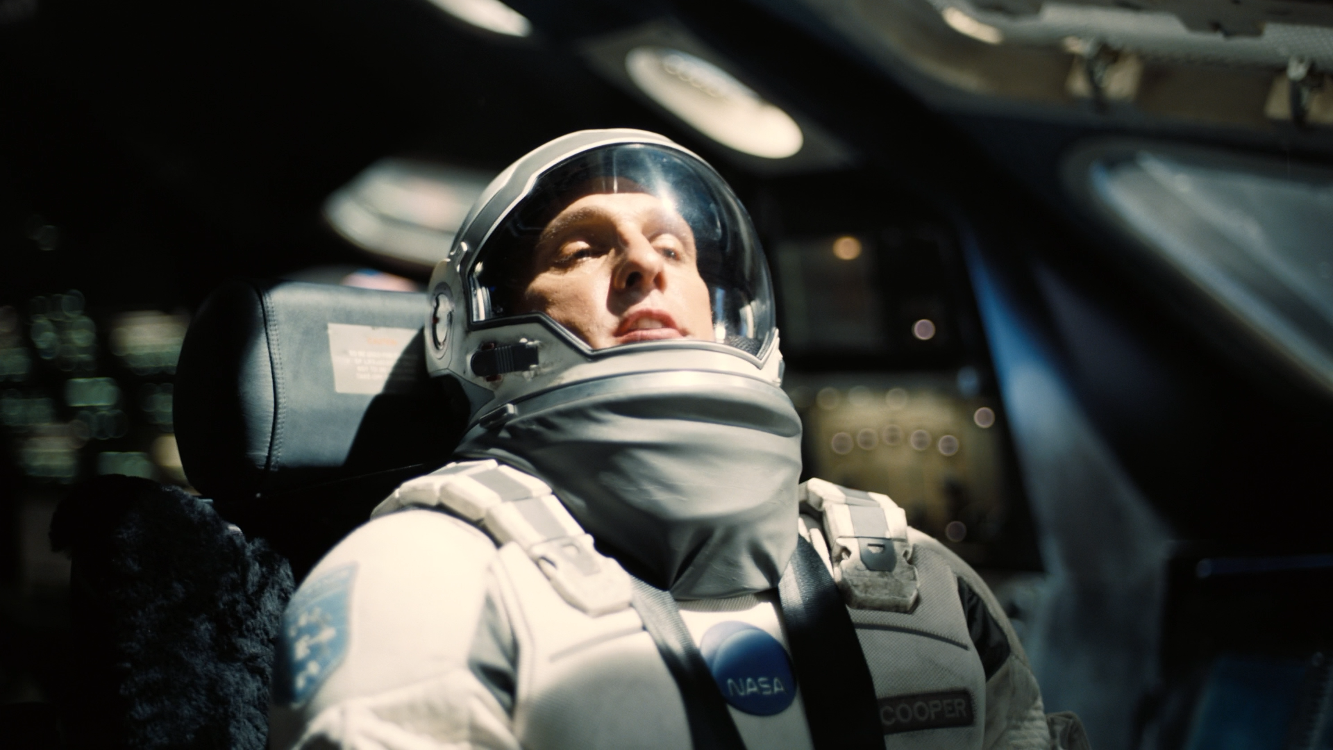 Interstellar maneuver manoeuvre cost year coûter ans blank