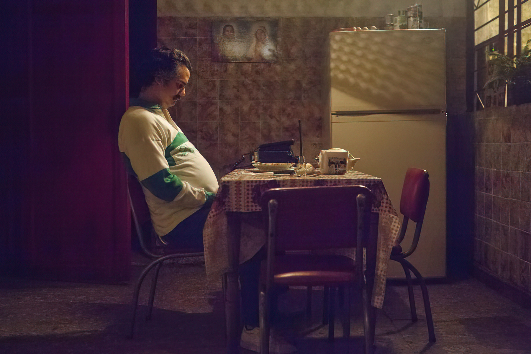 Narcos boring sad pablo 02-denoiselow-light