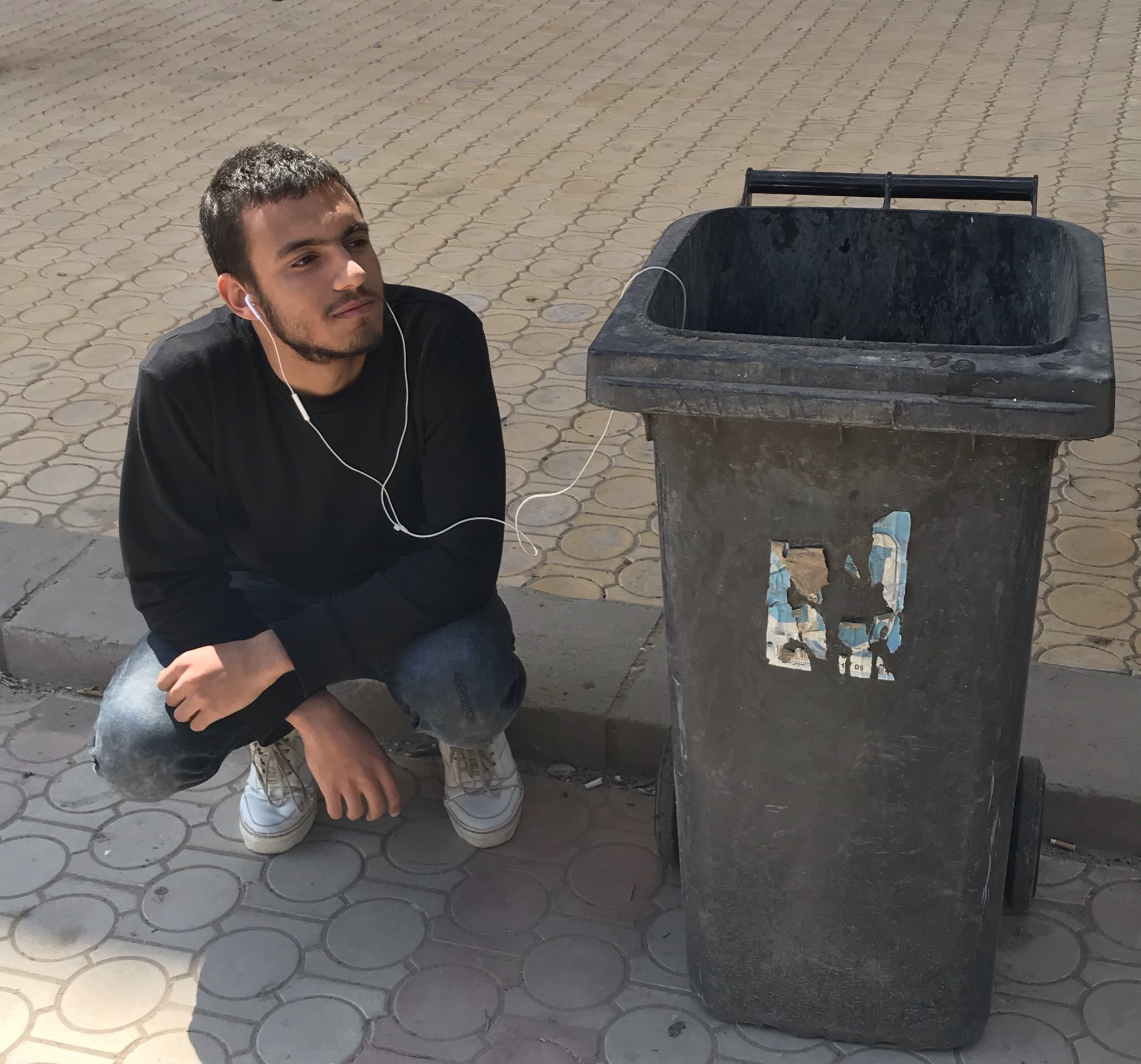 Ecouter une poubelle